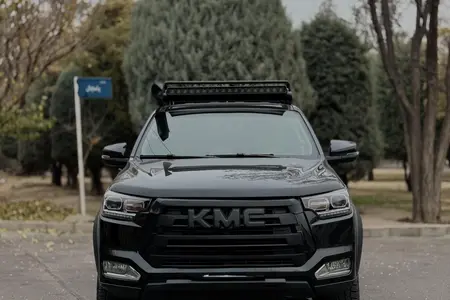 مزایده خودرو کی ام سی، T8 دنده ای