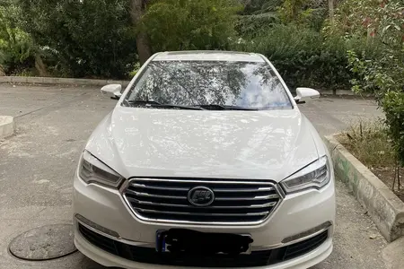 مزایده خودرو لیفان، 820 اتوماتیک