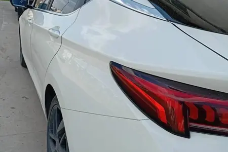 مزایده خودرو کی ام سی، J7 اتوماتیک