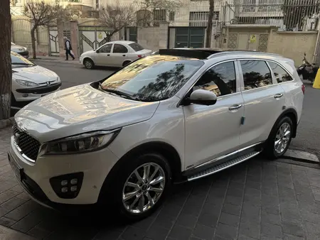 مزایده خودرو کیا، سورنتو 4 سیلندر GT لاین